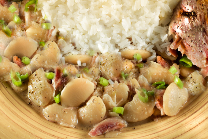 White Beans Supreme Bring Down Home Southern Flavors To A Single Pot