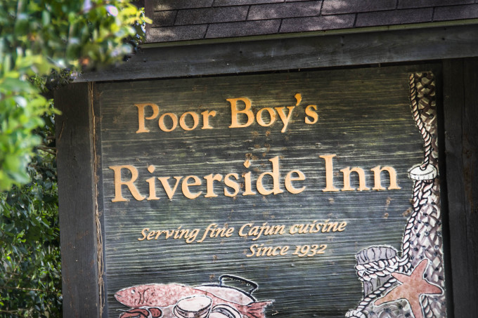 Poor Boy's Riverside Inn - For Cajun recipes and Cajun cooking.